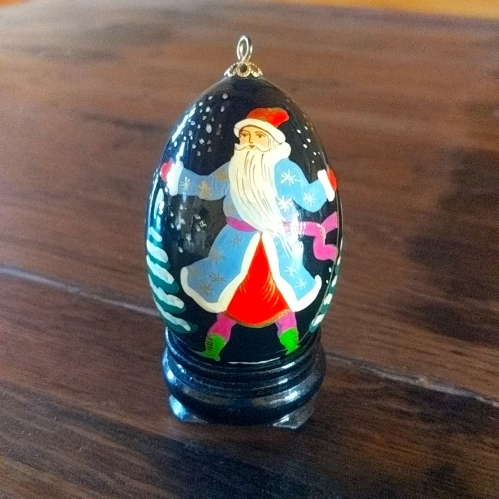 Gift Idea! Signed, Hand Painted Egg. Russian or Ukrainian. Great Condition